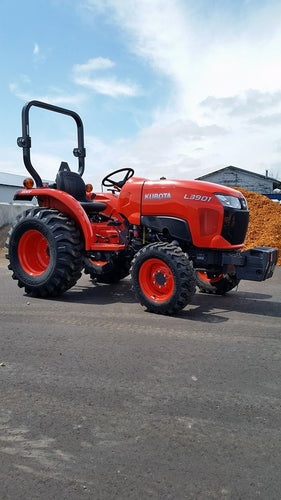 Kubota L3901 Tractor